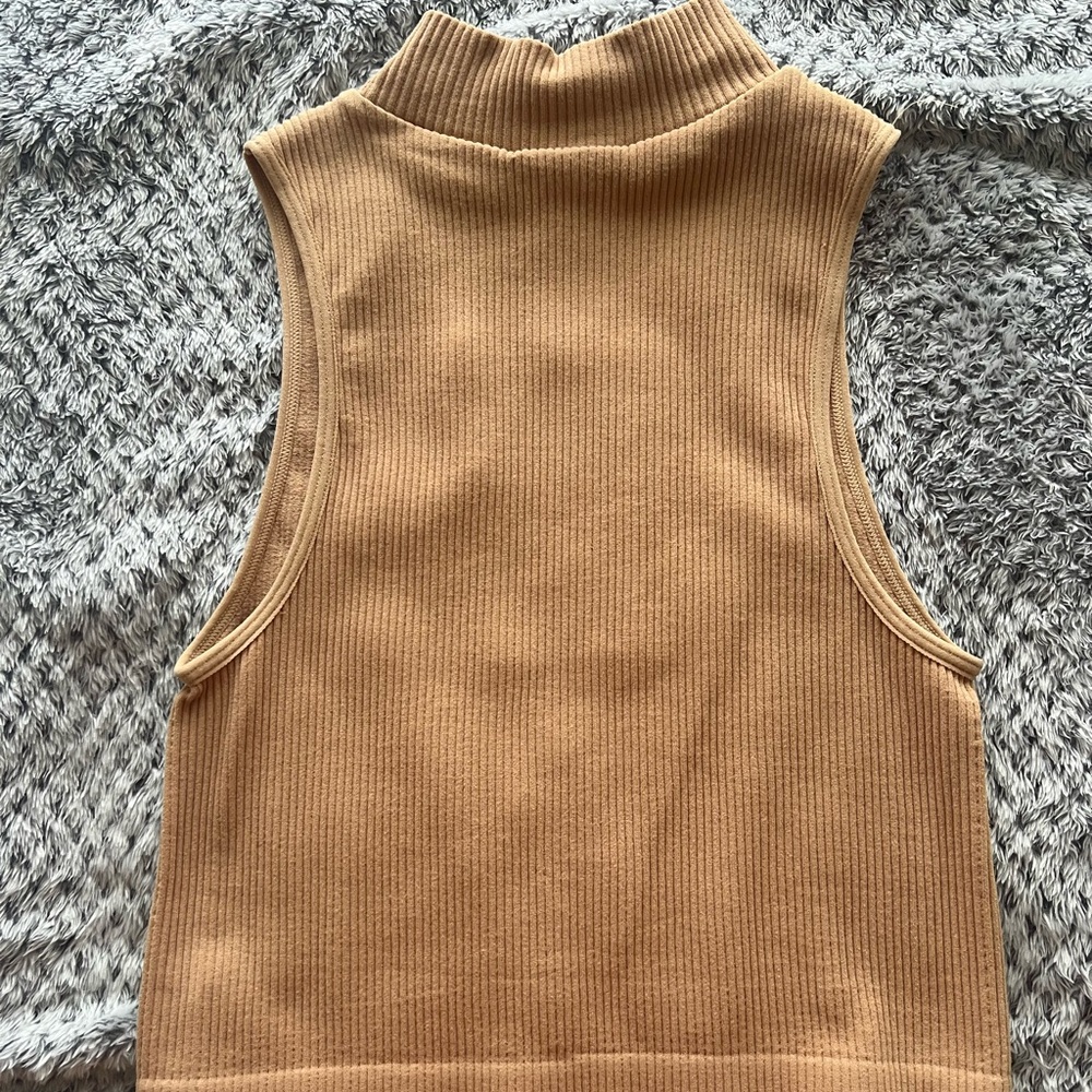 Zara Tan Ribbed Tank Top - Picture 2 of 4